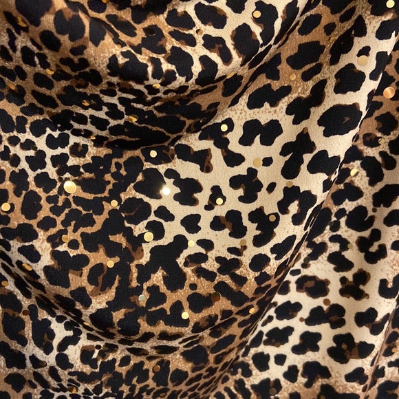 Valerie Steven's Cheetah Print Top - Picture 7 of 7